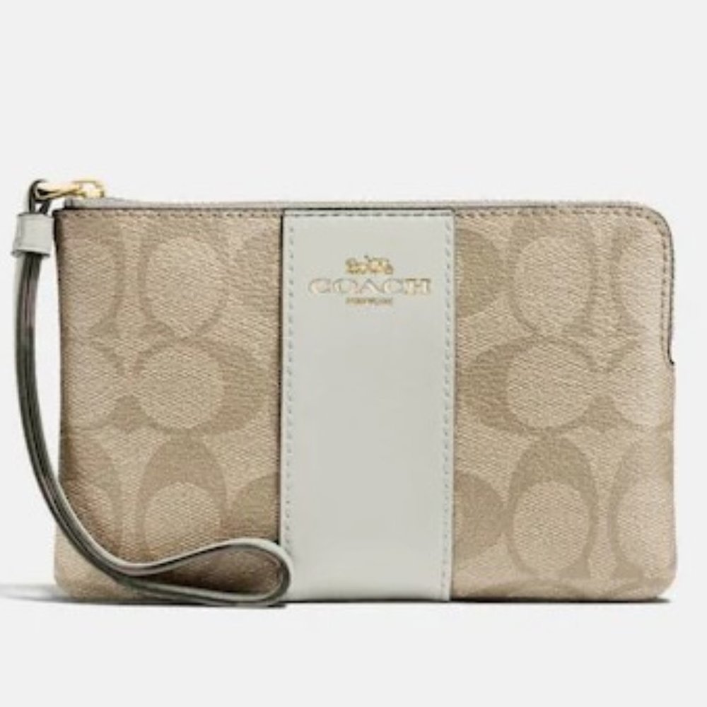Corner Zip Wristlet